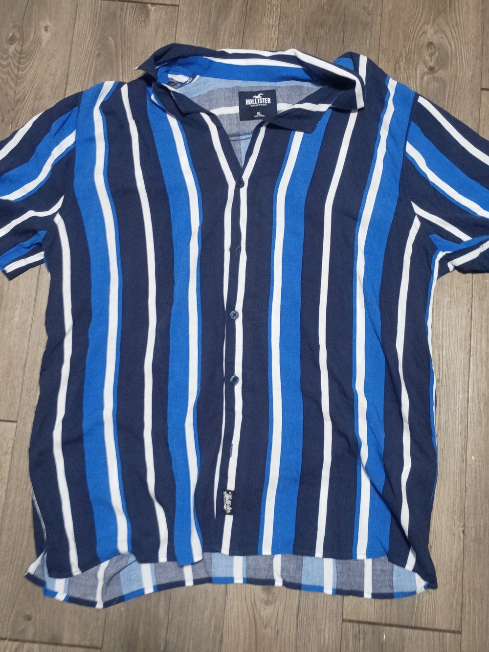 Hollister Men's Navy, Royal Blue & White Vertical Stripe Button-Up Shirt